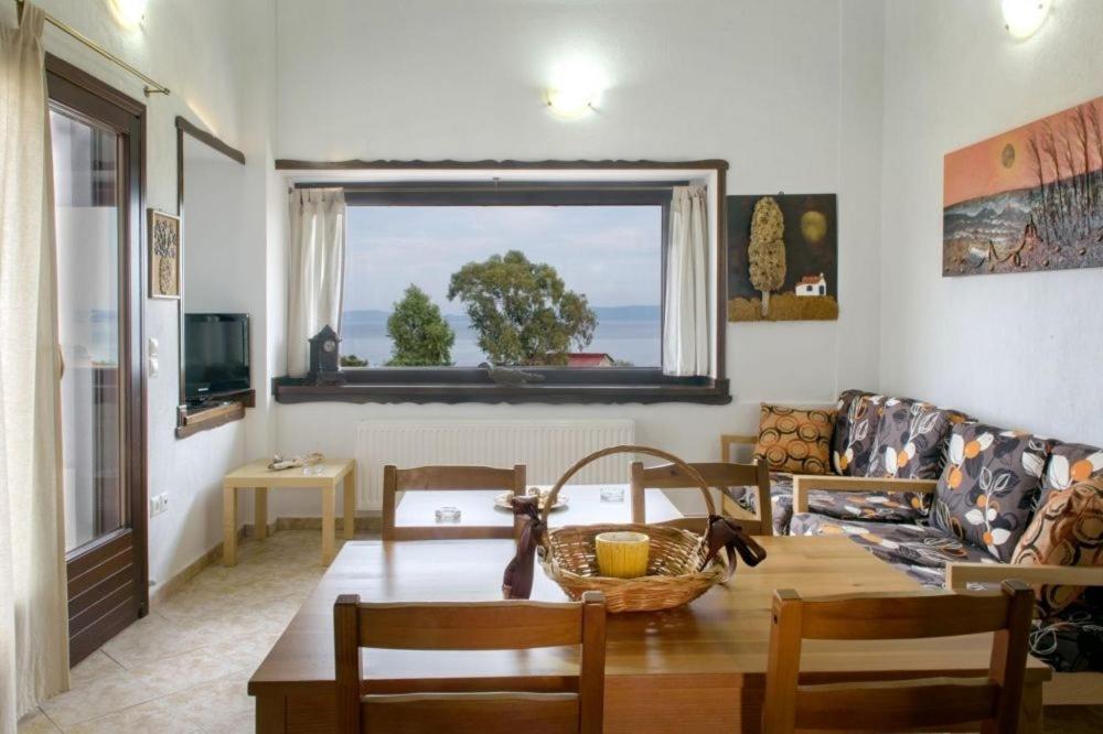 Katevi Luxury Seafront Villa Ierissos Exterior photo