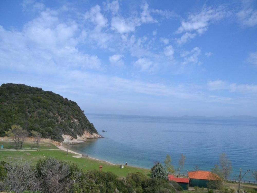 Katevi Luxury Seafront Villa Ierissos Exterior photo